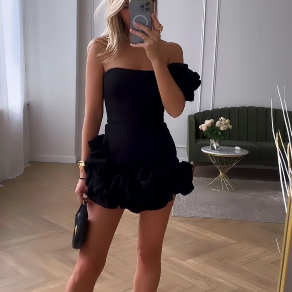 2 gorgeous dresses one in black and one in red!!! NWT - Picture 2 of 2